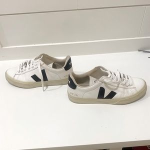 VEJA Campo Leather Women’s Size 8 Black and White Sneaker